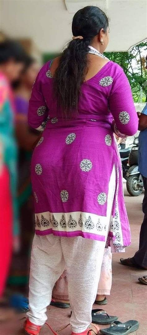 desi gaand fuck|Bhabhi ki moti gand chudai Indian big ass bhabhi fuck with.